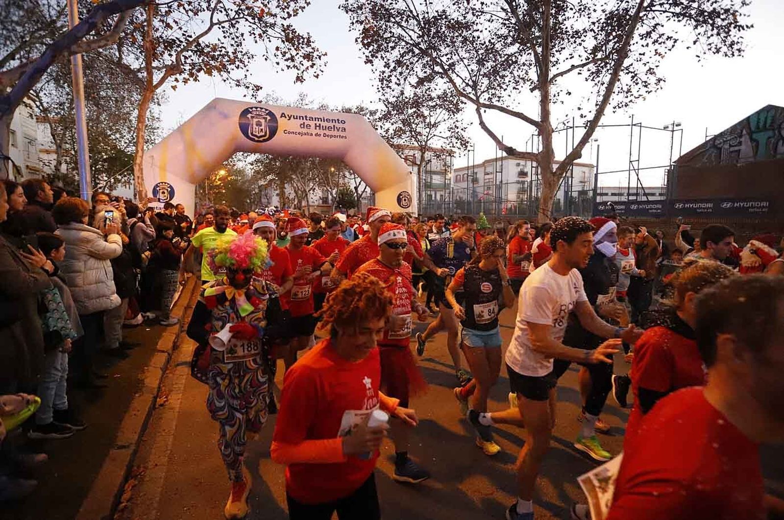 Imágenes de la carrera de San Silvestre en Huelva