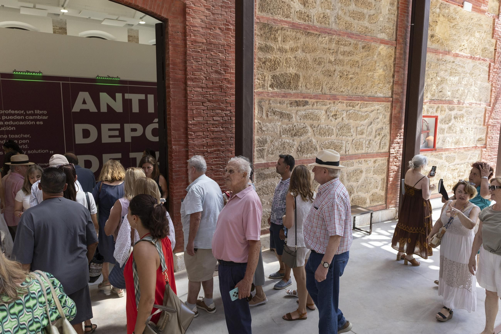 Las imágenes de la 'nueva vida' de los antiguos Depósitos de Tabaco de Cádiz