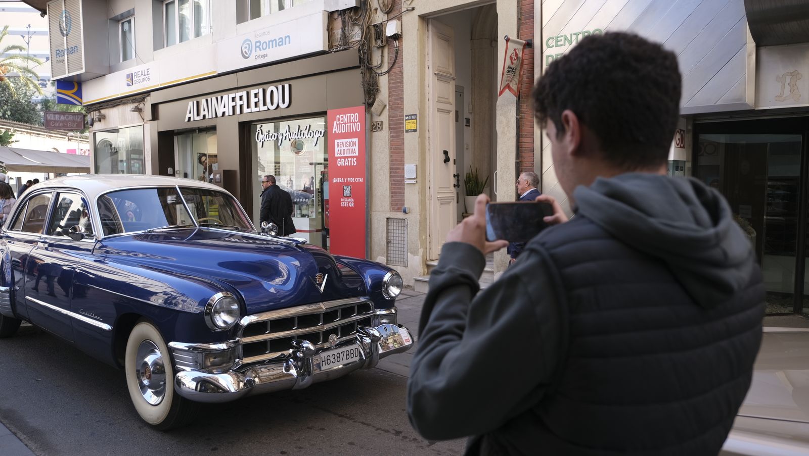 La 33 Ruta de Automóviles Antiguos toma las calles de Almería