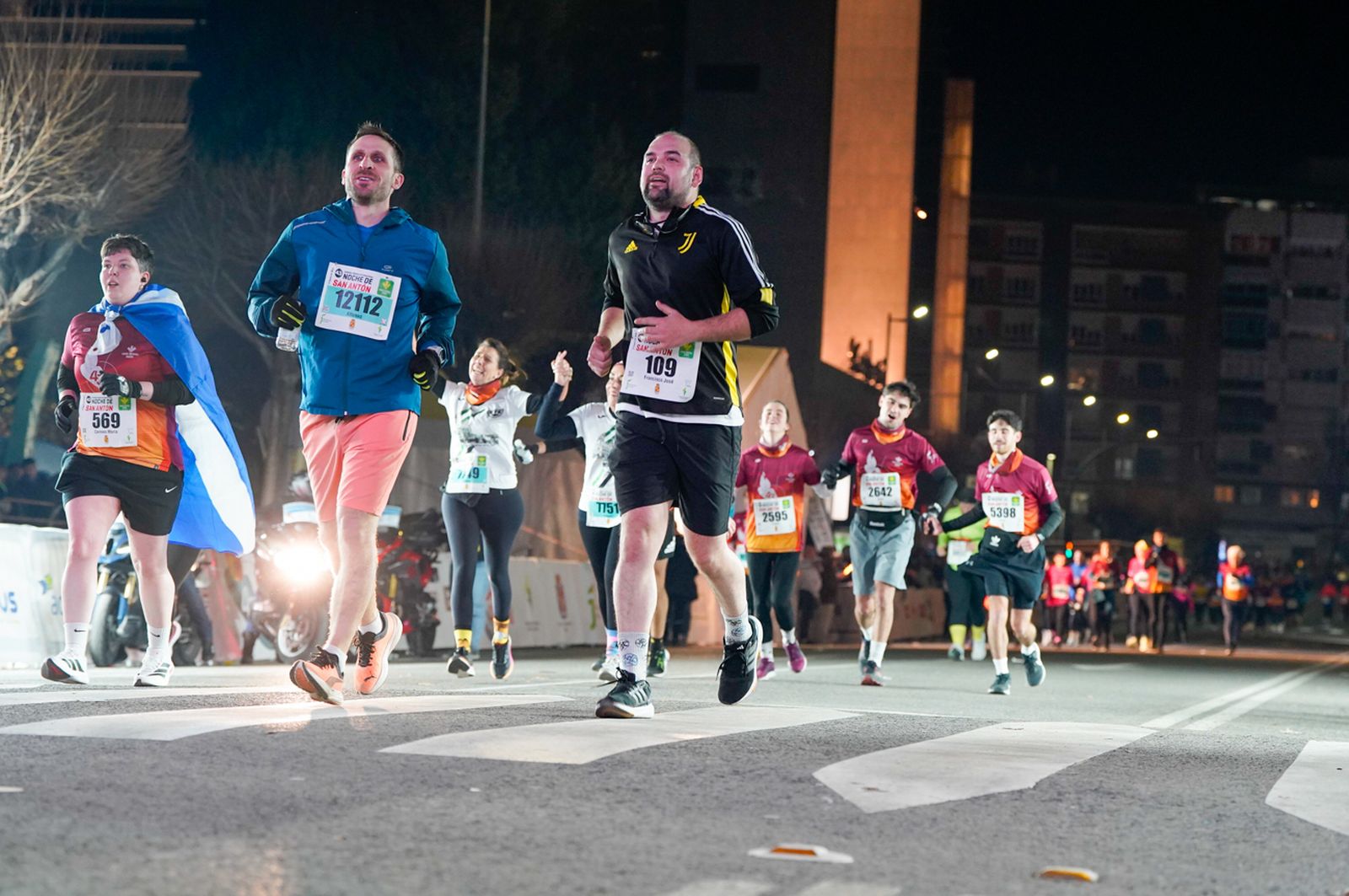 En imágenes: búscate en tu llegada a meta de la Carrera de San Antón 2026 (5)