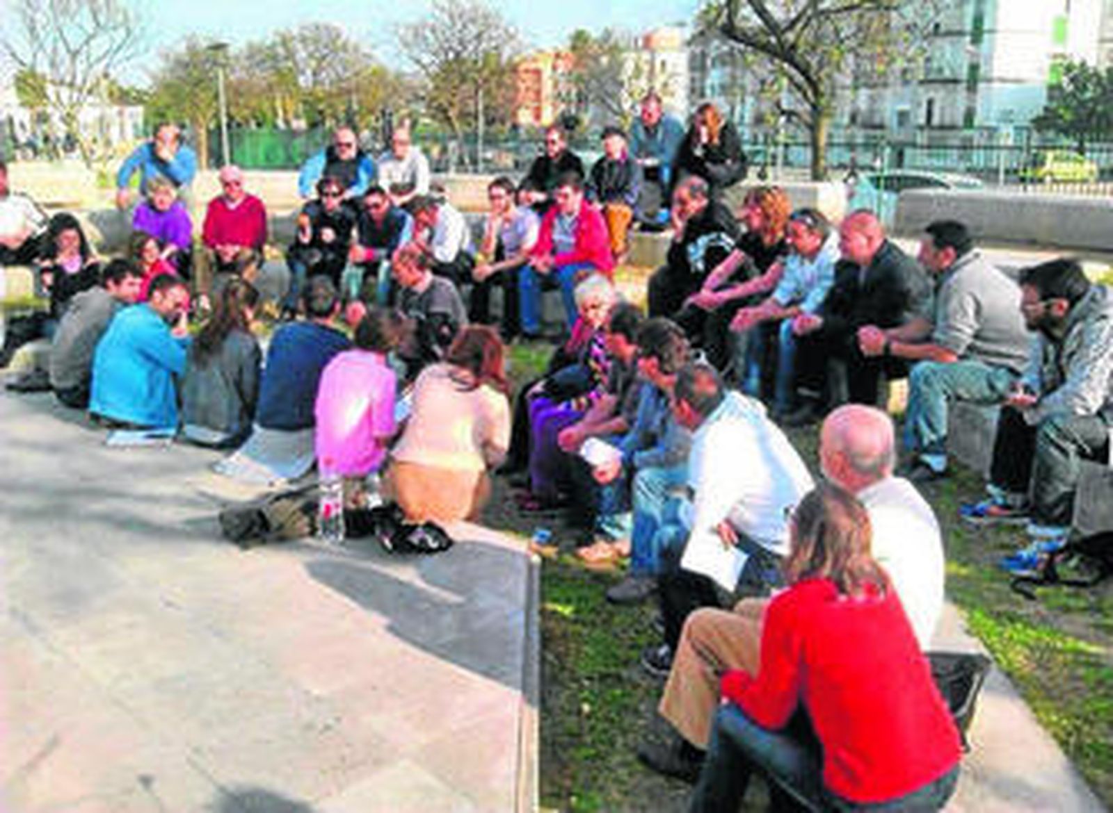 Una imagen de la asamblea de Podemos en El Juncal.