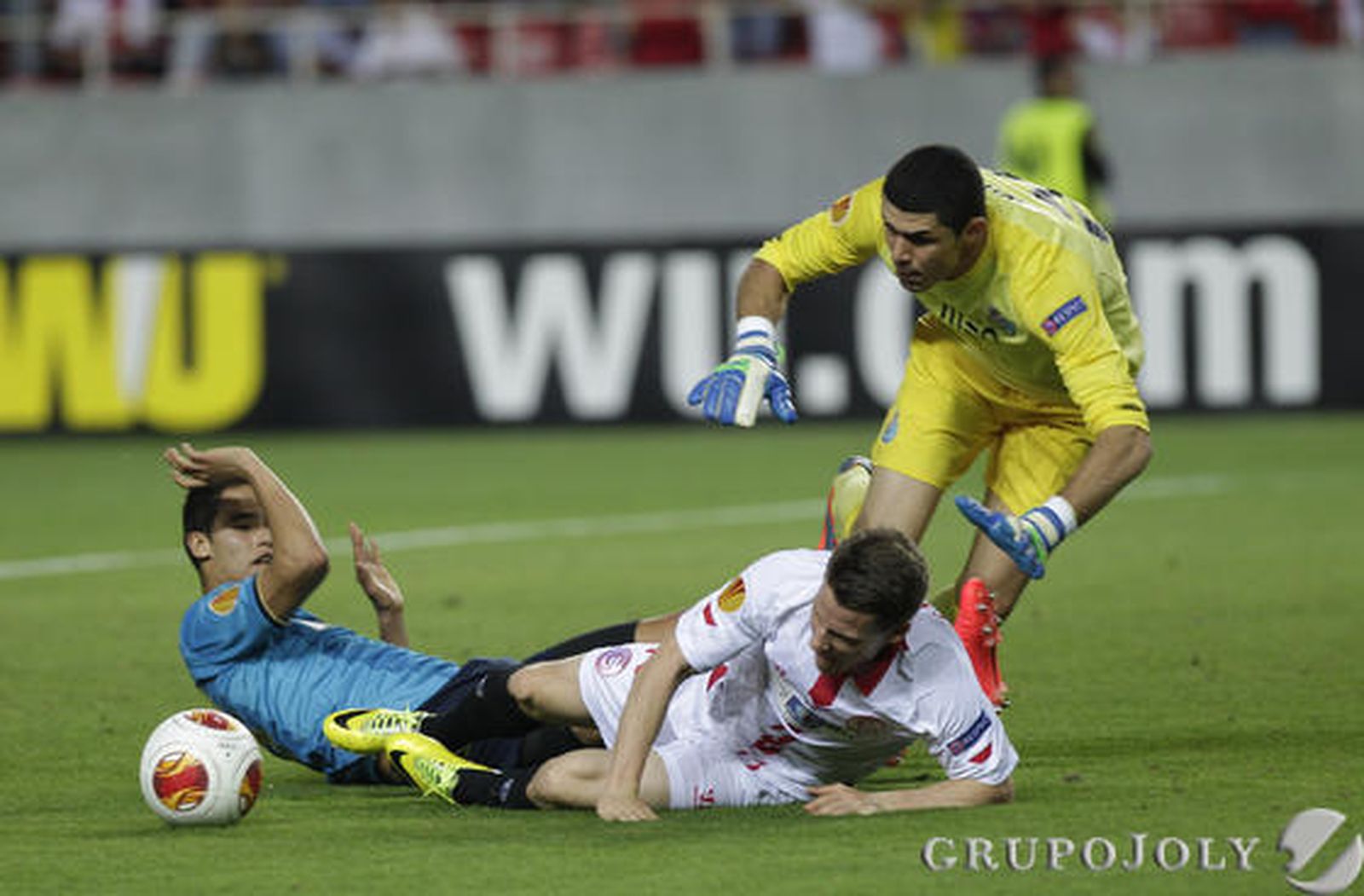 Las imágenes del Sevilla-Oporto