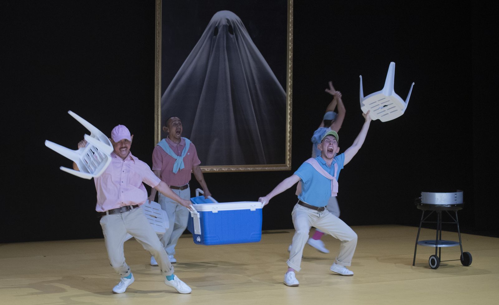 Imágenes del pase gráfico de la obra de La Resentida Oasis de la impunidad