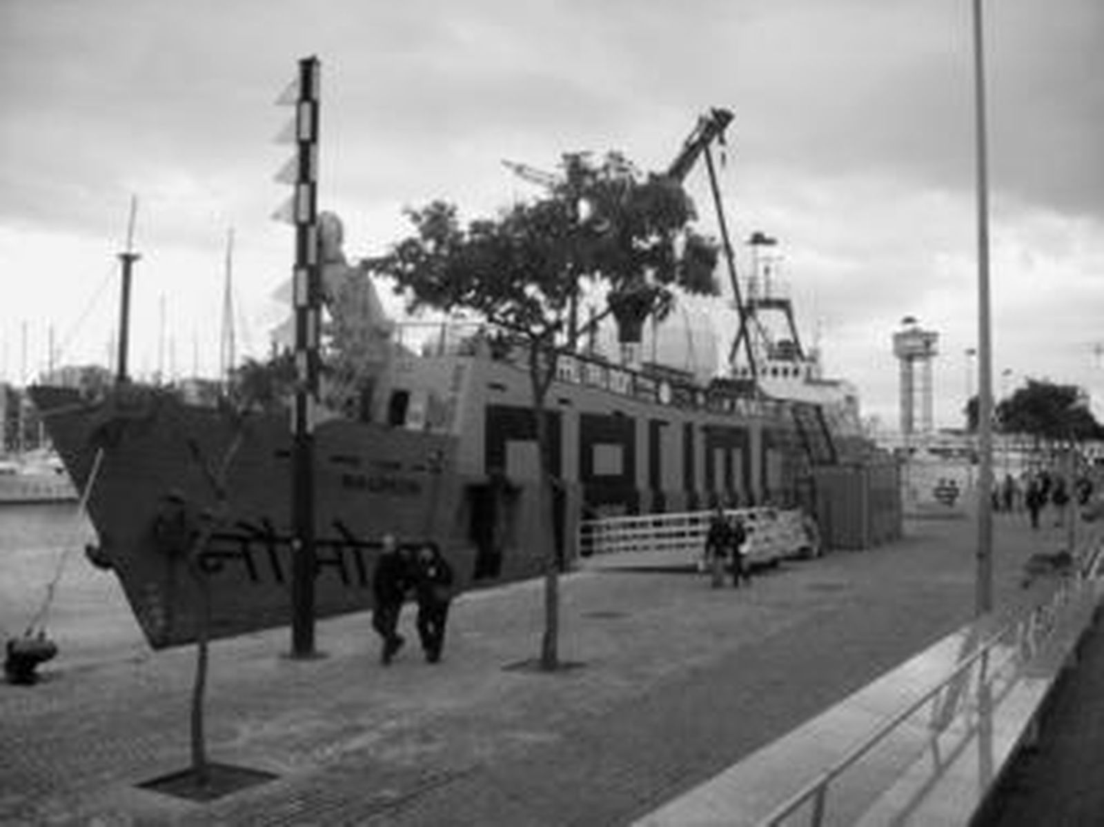 El 'Naumon', barco en el que La Fura iba a celebrar su espectáculo.