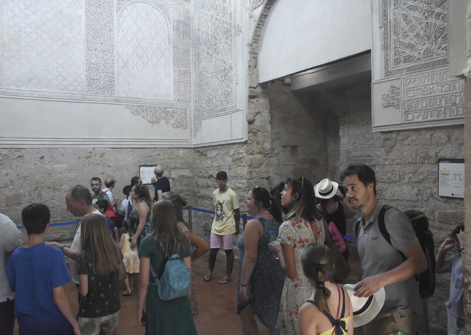 Visitantes en La Sinagoga.