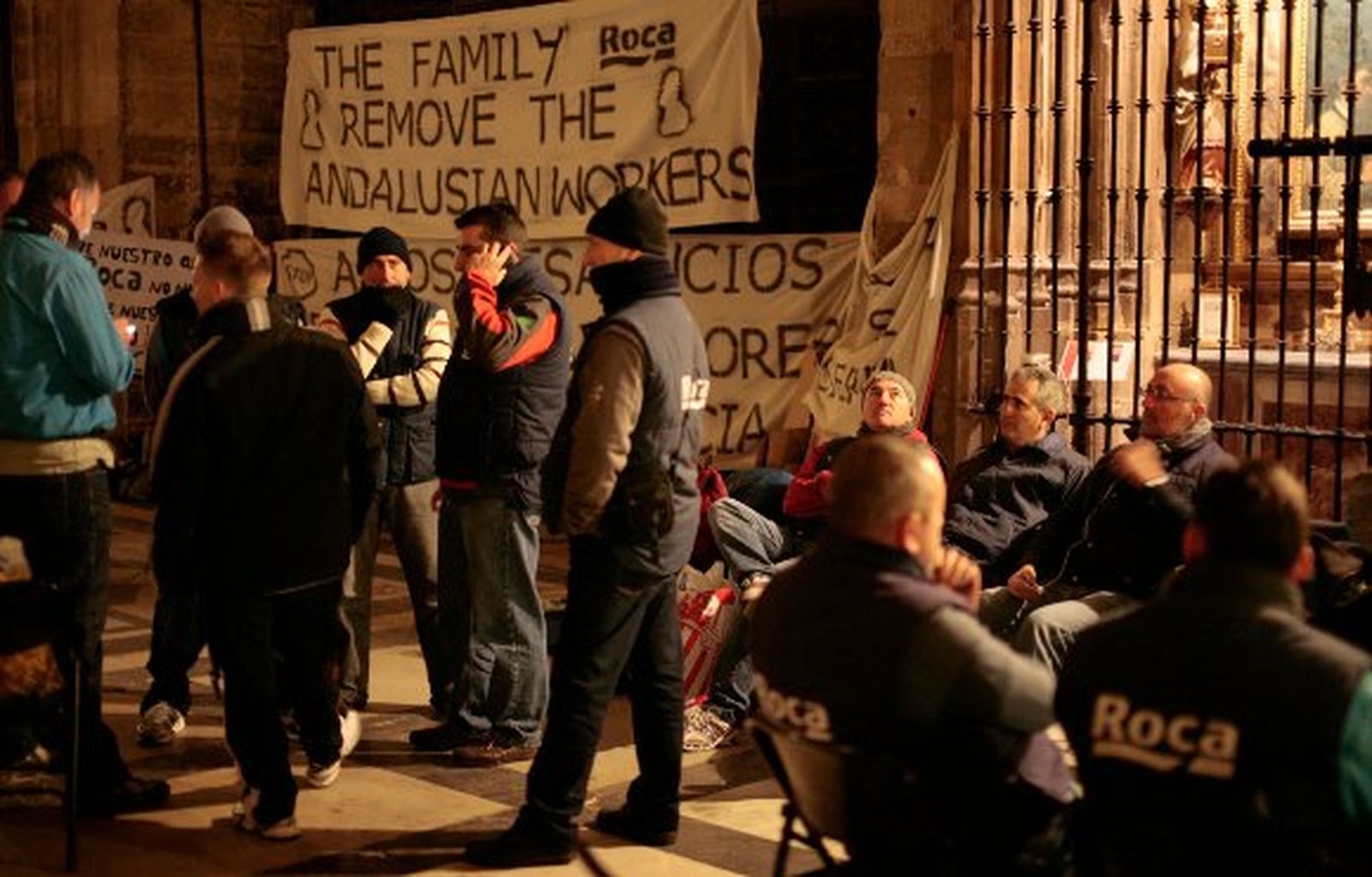 Trabajadores de Roca pasan el fin de año en la Catedral "con mucho frío y sin uvas"