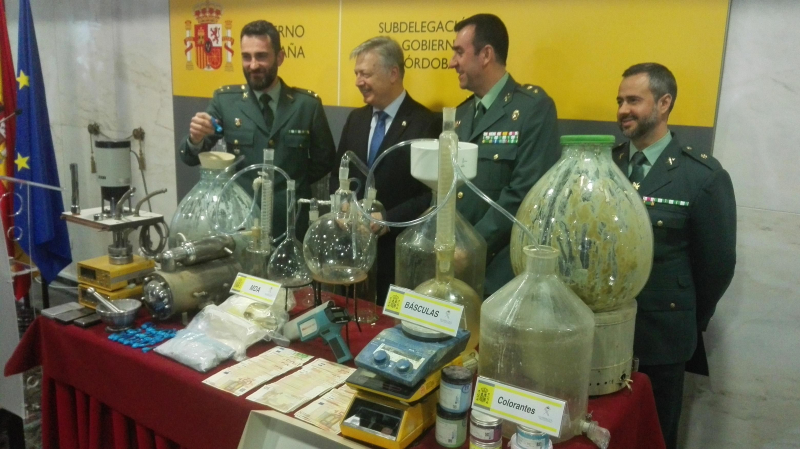 La Guardia Civil muestra el material incautado