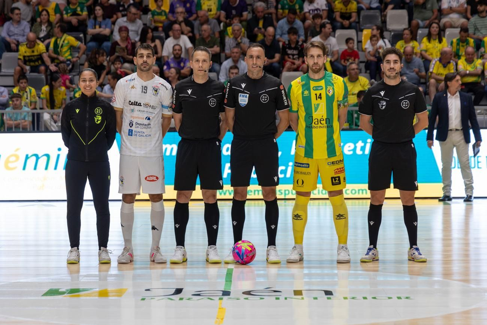 Las mejores imágenes de la amplia victoria del Jaén Paraíso Interior FS sobre O Parrulo Ferrol