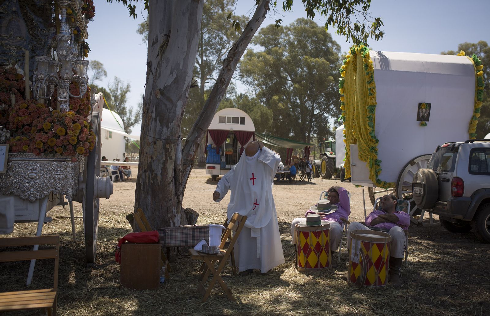 El paso de hermandades del Rocío por la Raya Real