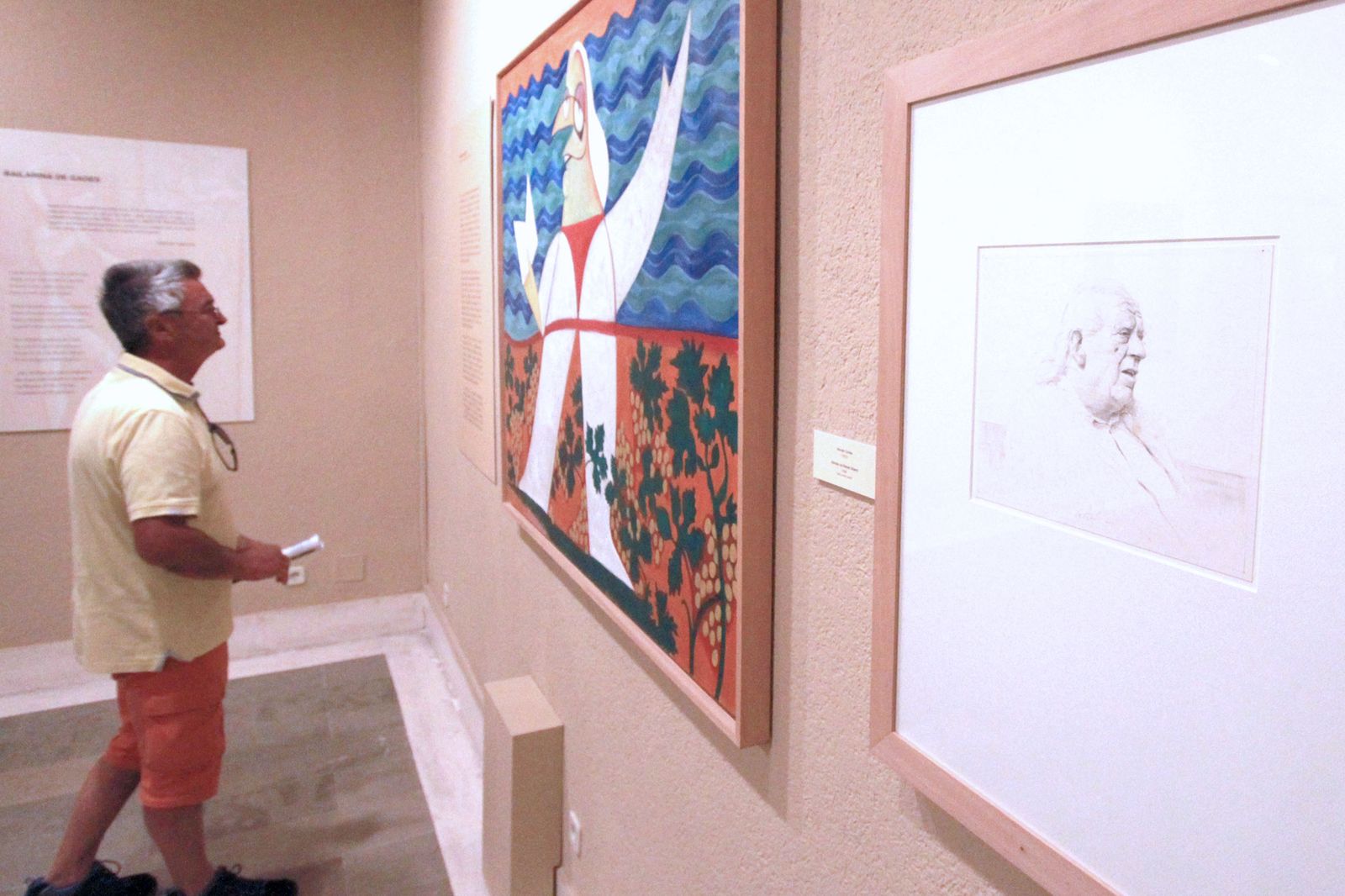 Imagen de la caricatura de Alberti pintada por Vázquez de Sola y el retrato dibujado por Hernán Cortés.