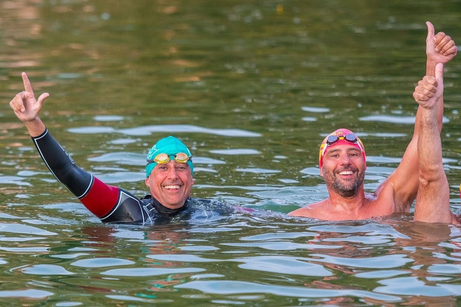 Triatlón a lo largo del Guadalquivir a beneficio de la Fundación Vicente Ferrer
