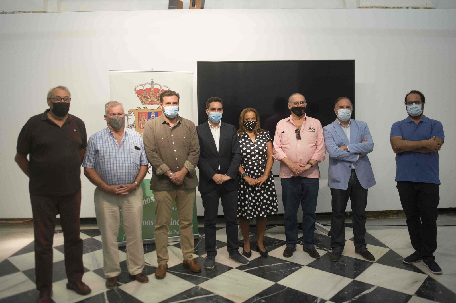 Miembros de la directiva de la Federación, junto a González Mellado. Miembros de la directiva de la Federación, junto a González Mellado.