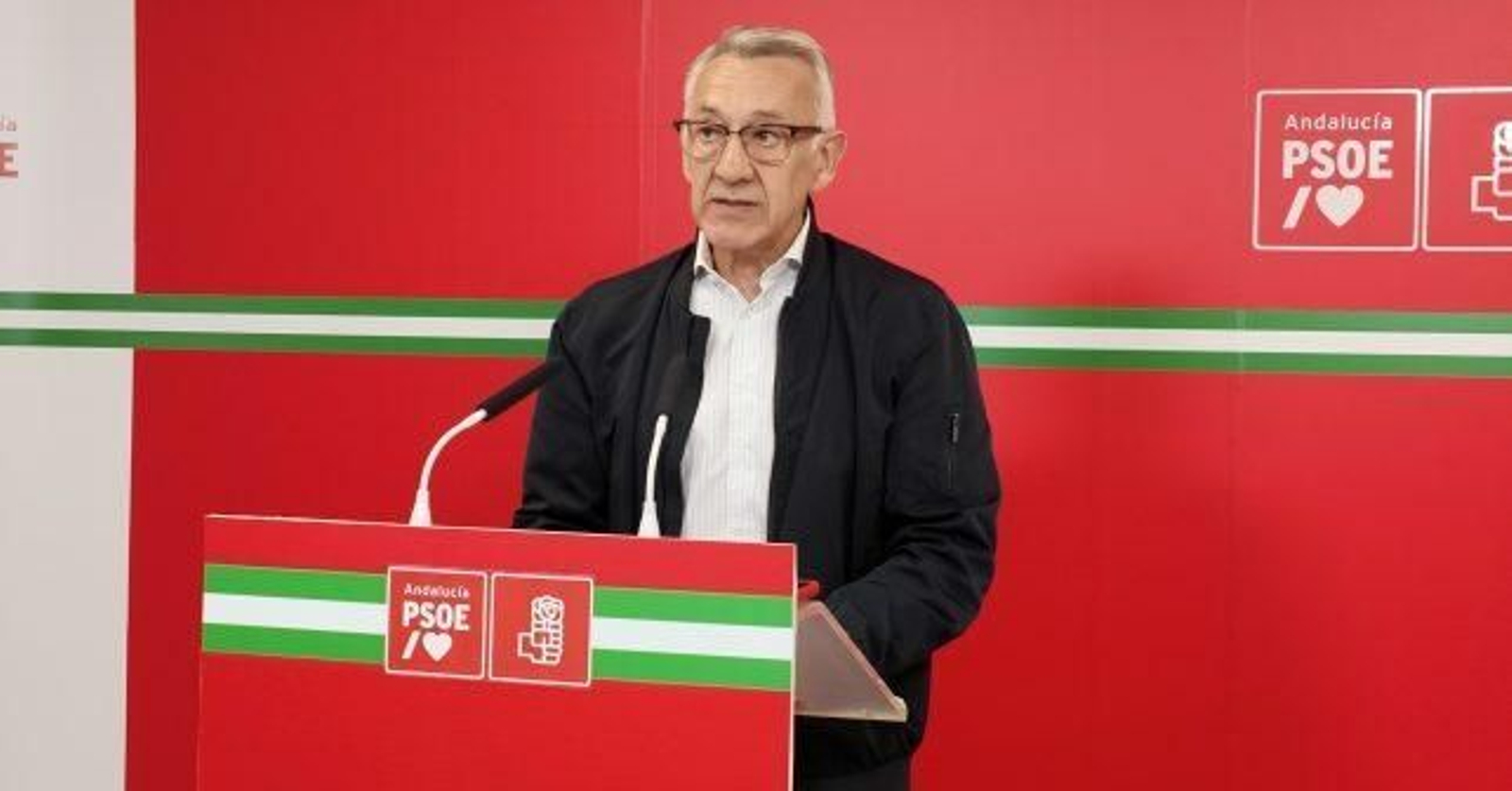 Juan Antonio García en la sede del PSOE onubense.
