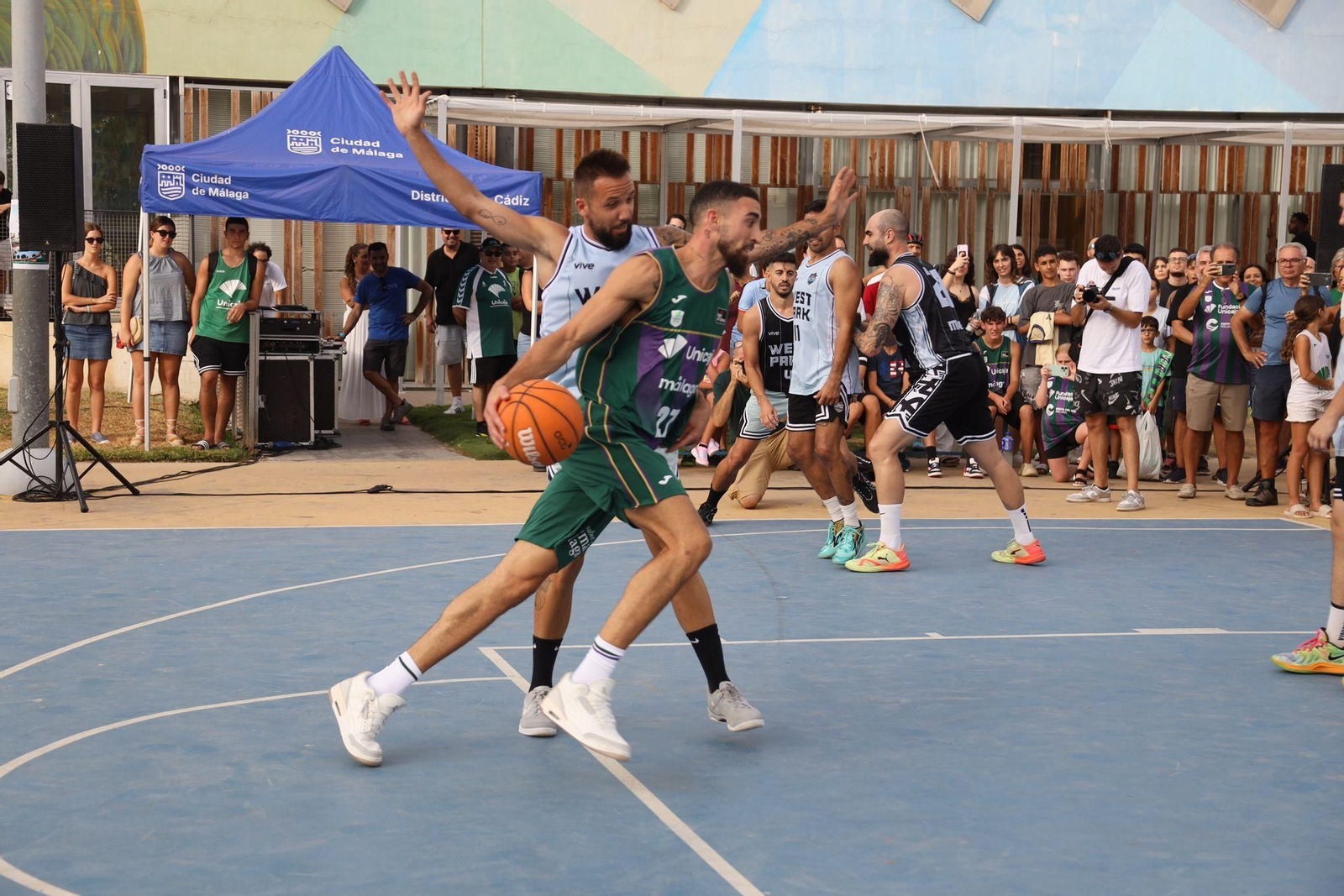 Las fotos de la espectacular presentación de Chris Duarte con el Unicaja en el Parque del Oeste