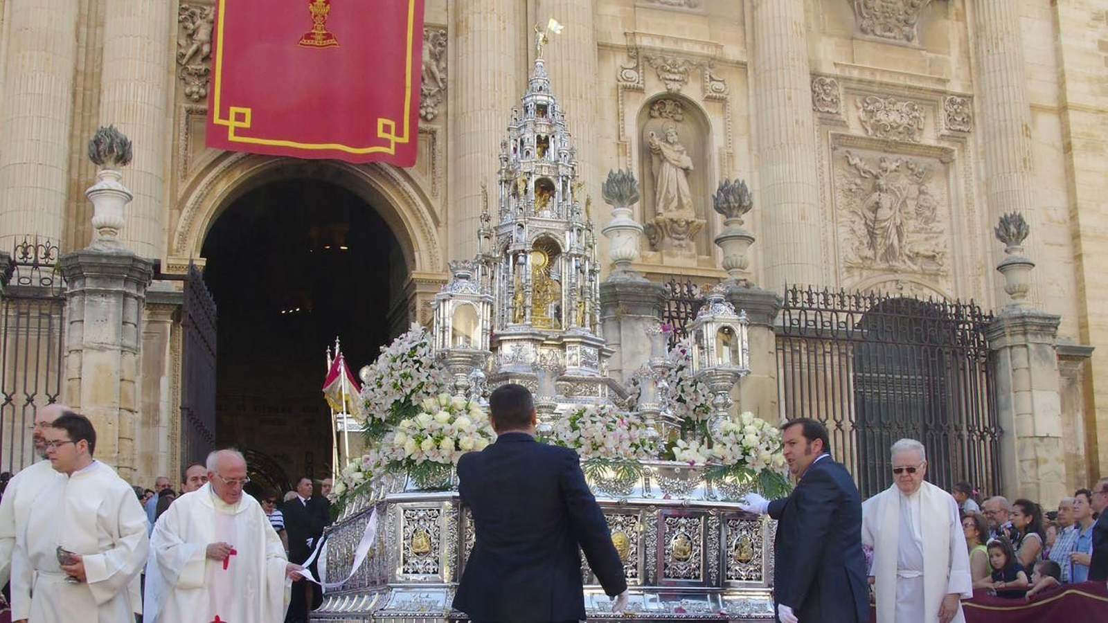 Procesión del Corpus Christi desde la catedral de Jaén.
