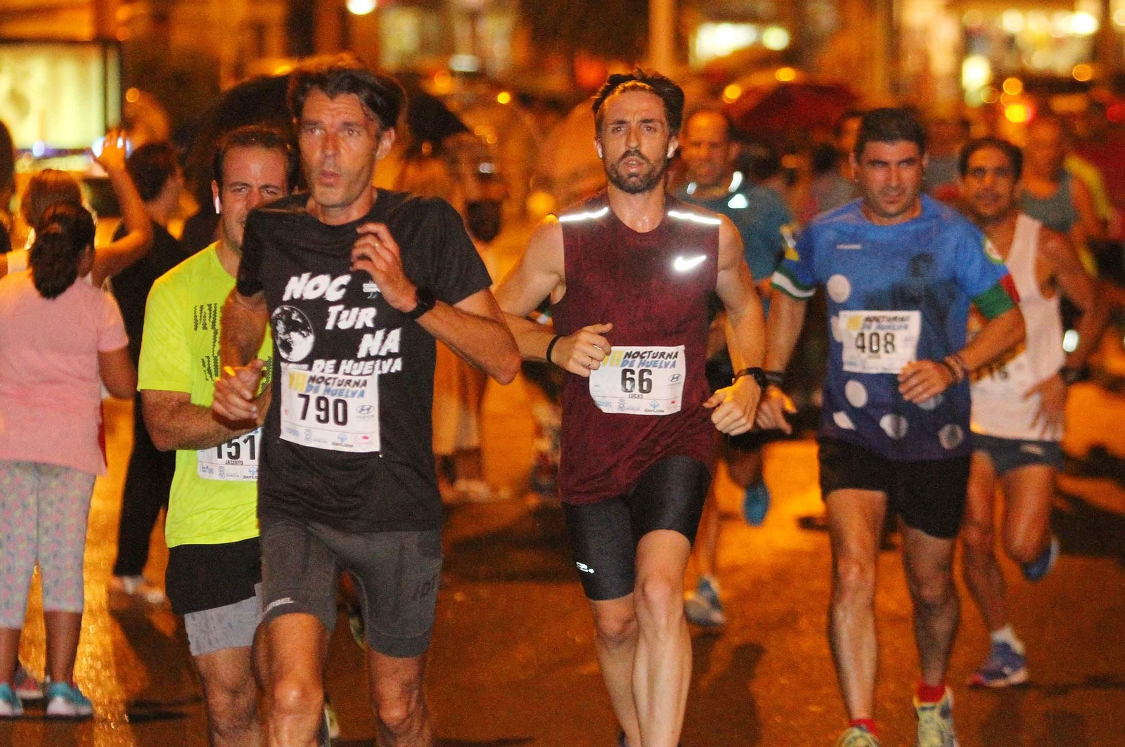La VII Carrera Nocturna de Huelva en imágenes