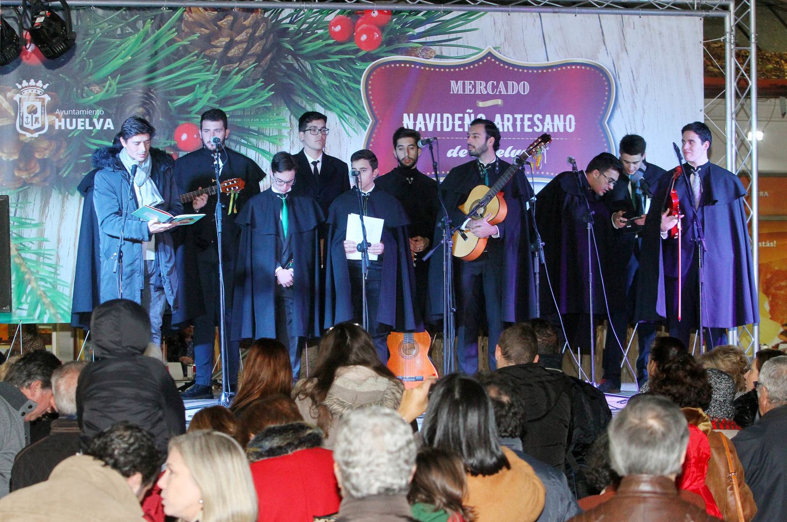 Imágenes del cuentacuento de la Navidad de Huelva Información.