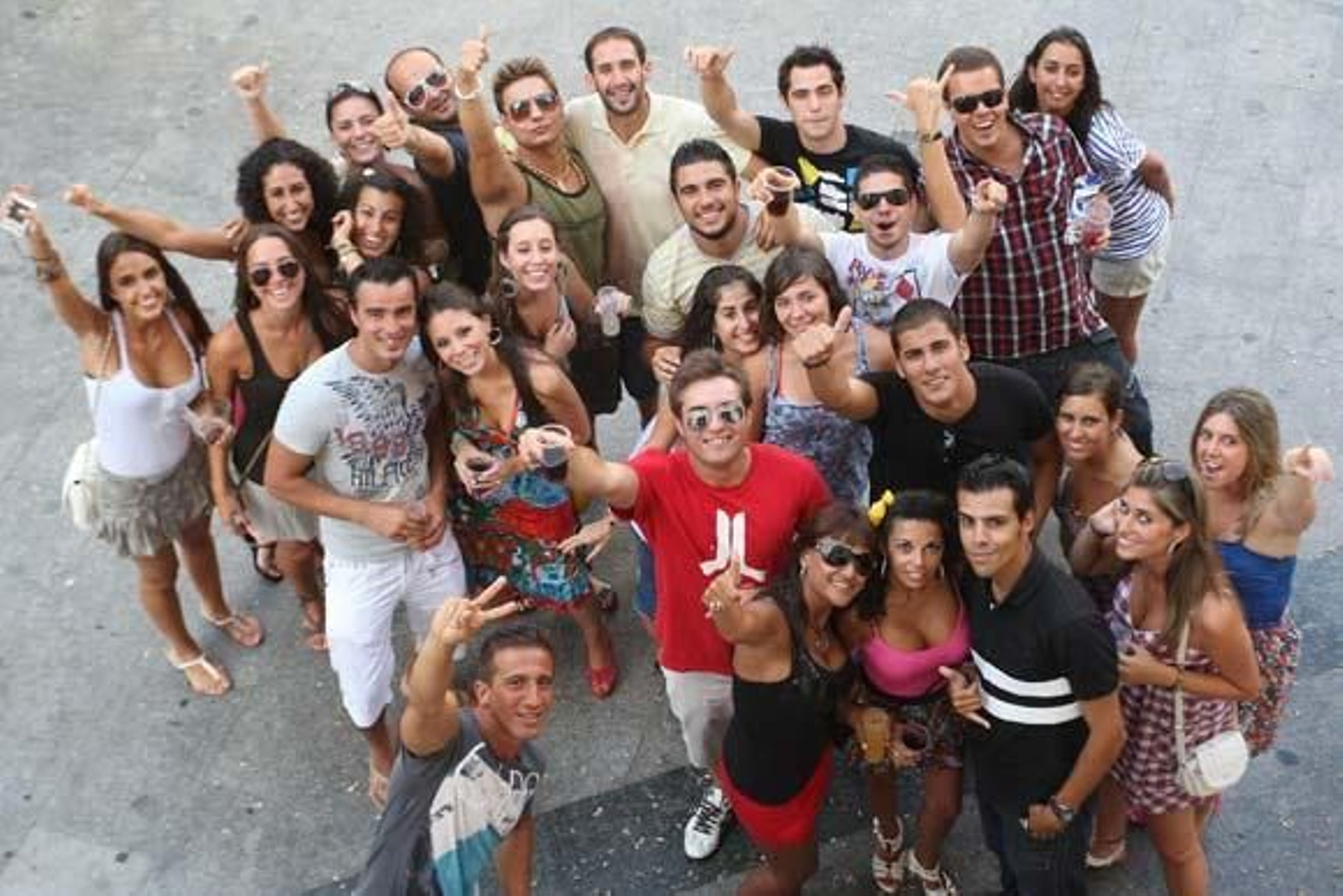 Los linenses se volcaron en la celebración del Domingo Rociero y el Real y el centro tuvieron un gran ambiente

Foto: Paco Guerrero