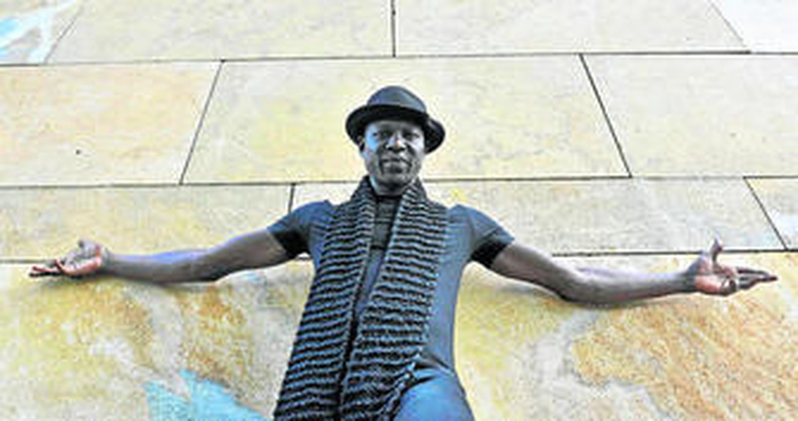 El coreógrafo y bailarín Seydou Boro, en el Teatro Central.