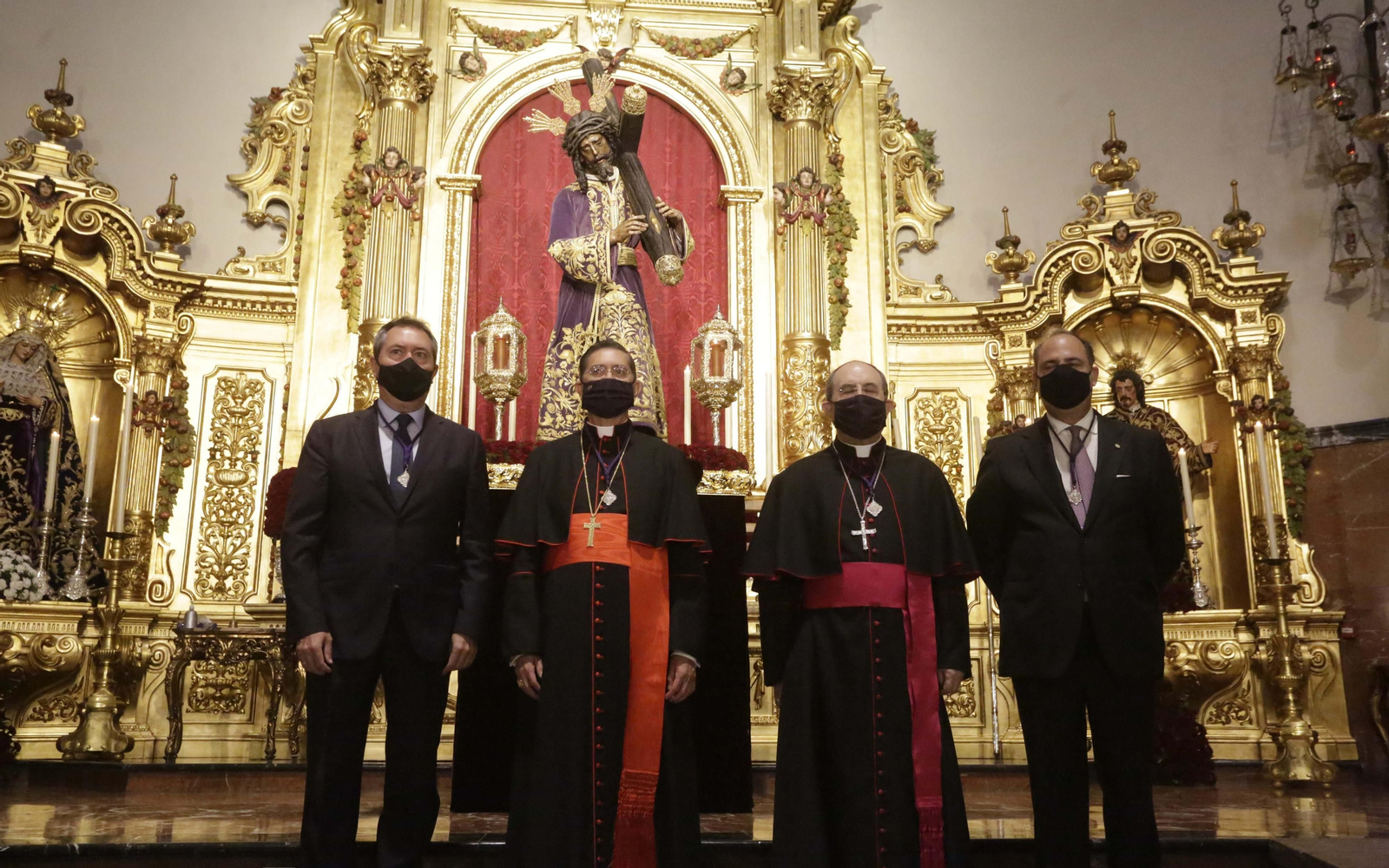 Las imágenes de la misa por el cuarto centenario del Gran Poder