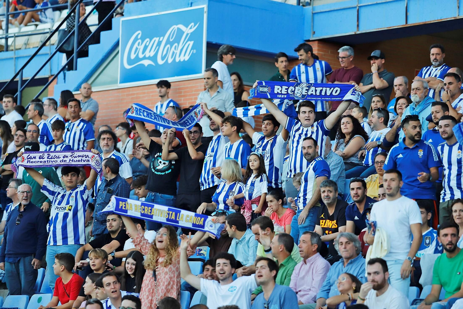 Aficionados en el Nuevo Colombino.