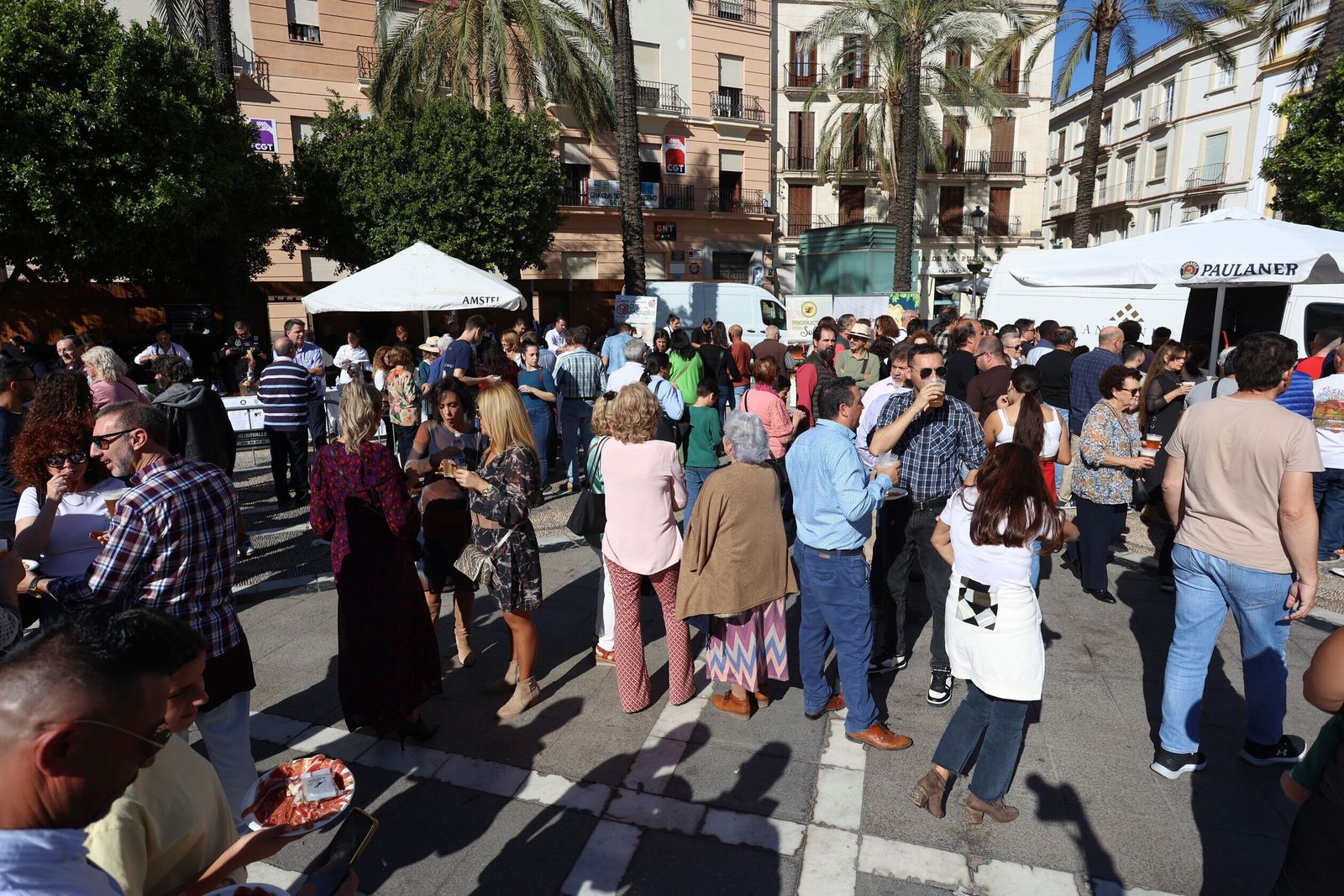 Cortadores de jamón en la plaza del Arenal a beneficio del Hogar San Juan
