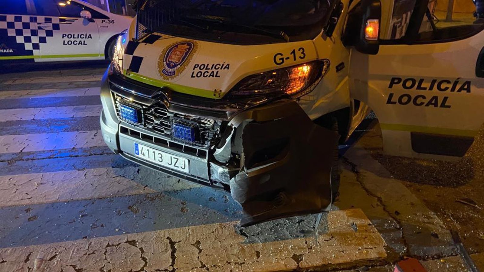 Furgón de la Local.