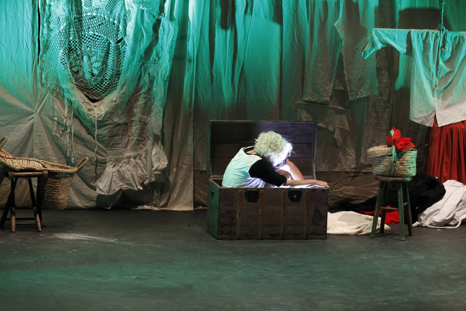 Fotogalería Festival Teatro El Ejido. Obra "El Desván de los Hermanos Grim"