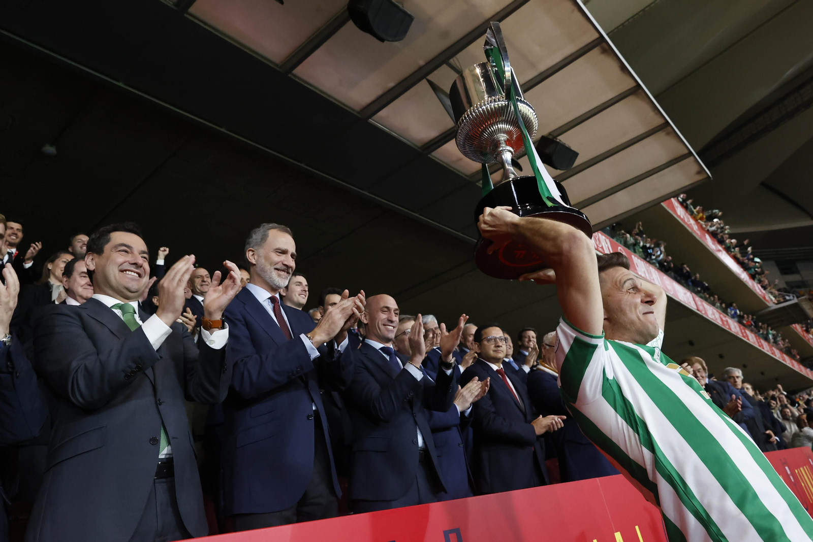 Las fotos de la trayectoria de Joaquín en el Betis