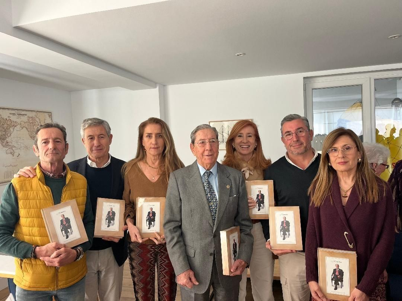 Moncho Pérez con sus hijos Santi, Juanma, Bettina, Marta, Moncho y María José. Moncho Pérez con sus hijos Santi, Juanma, Bettina, Marta, Moncho y María José.