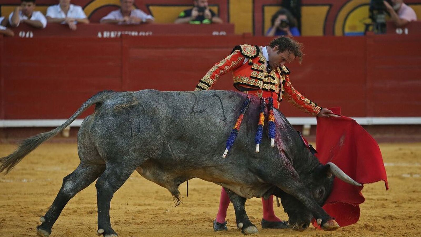 Antonio Ferrera torea al natural a Veronés, de Victorino Martín.