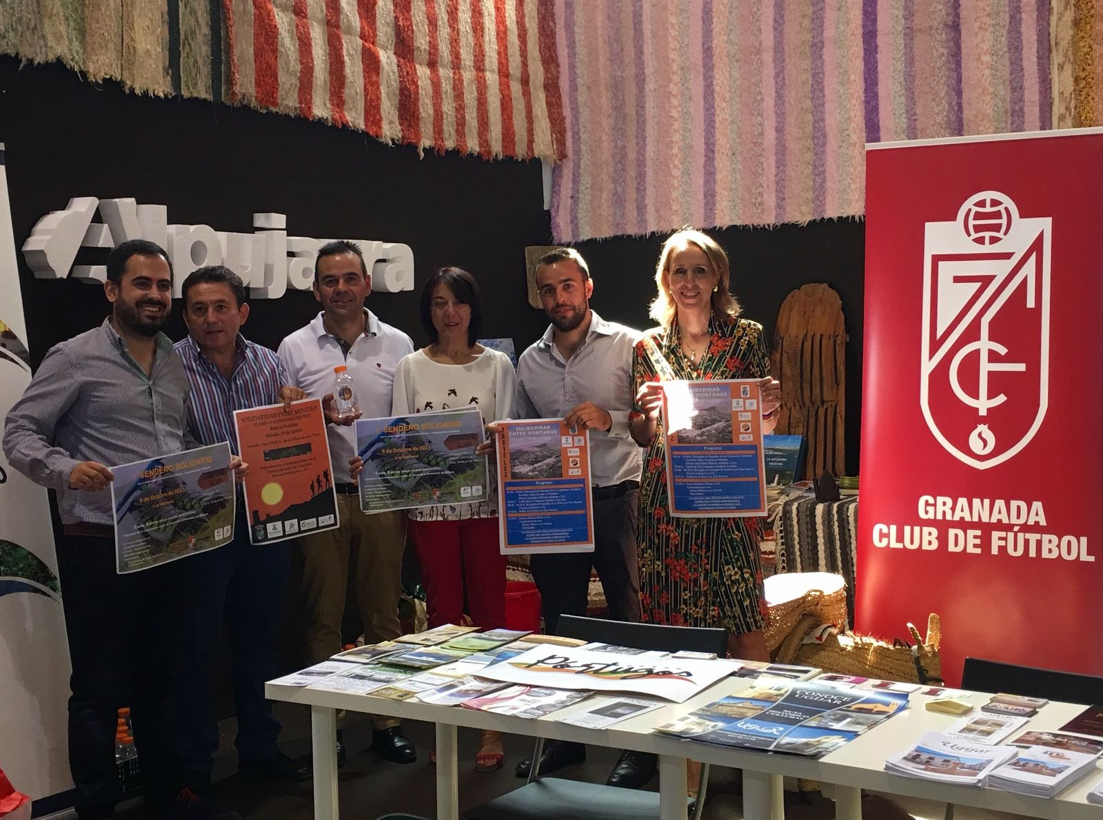 Un momento de la presentación del proyecto Solidaridad entre montañas presentado en la Feria de los Pueblos. Mañana será la primera ruta en Nevada.