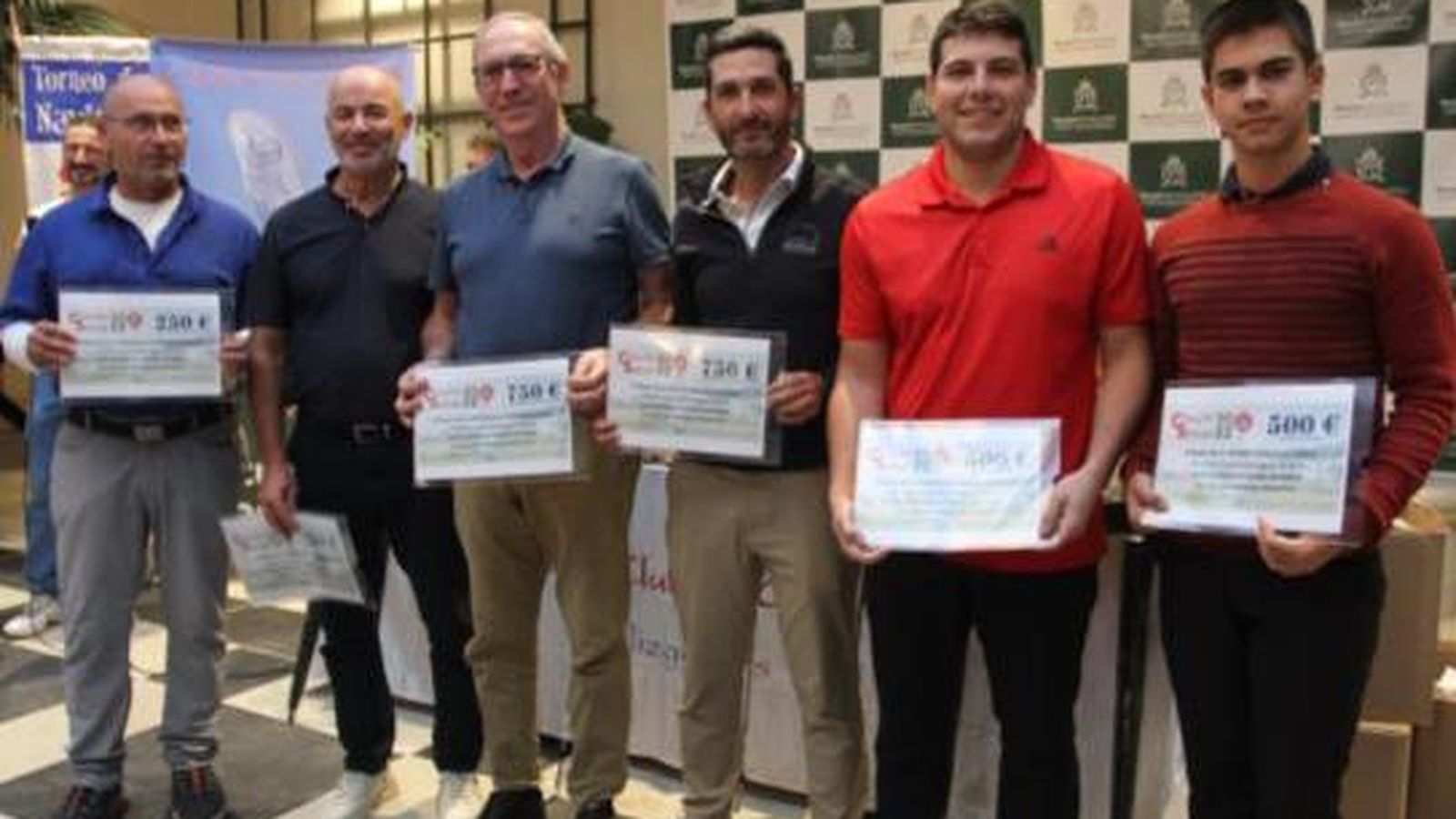 Foto de grupo de los vencedores del Circuito Social.