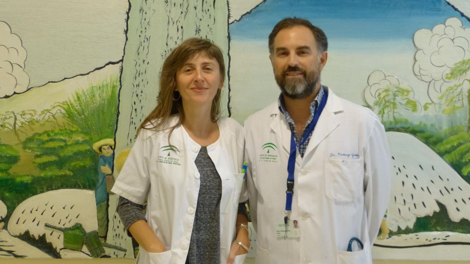 La neuróloga Carmen Paradas y el neuropediatra Marcos Madruga.