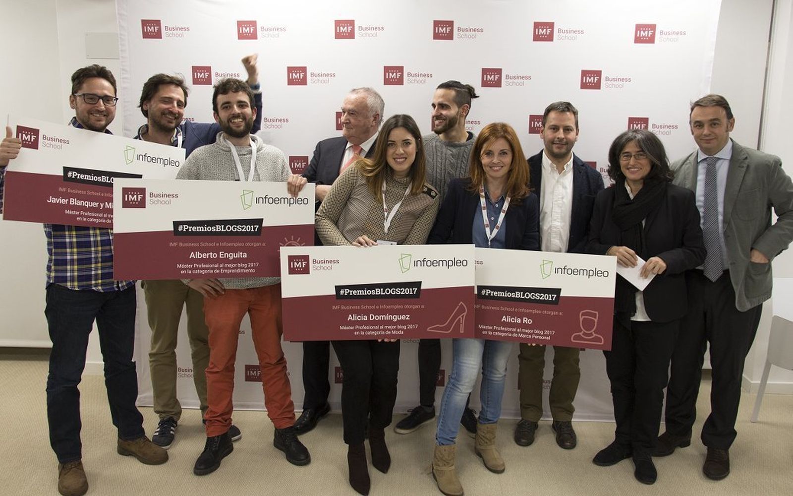 Los premiados en la primera edición de los #PremiosBlogs2017.