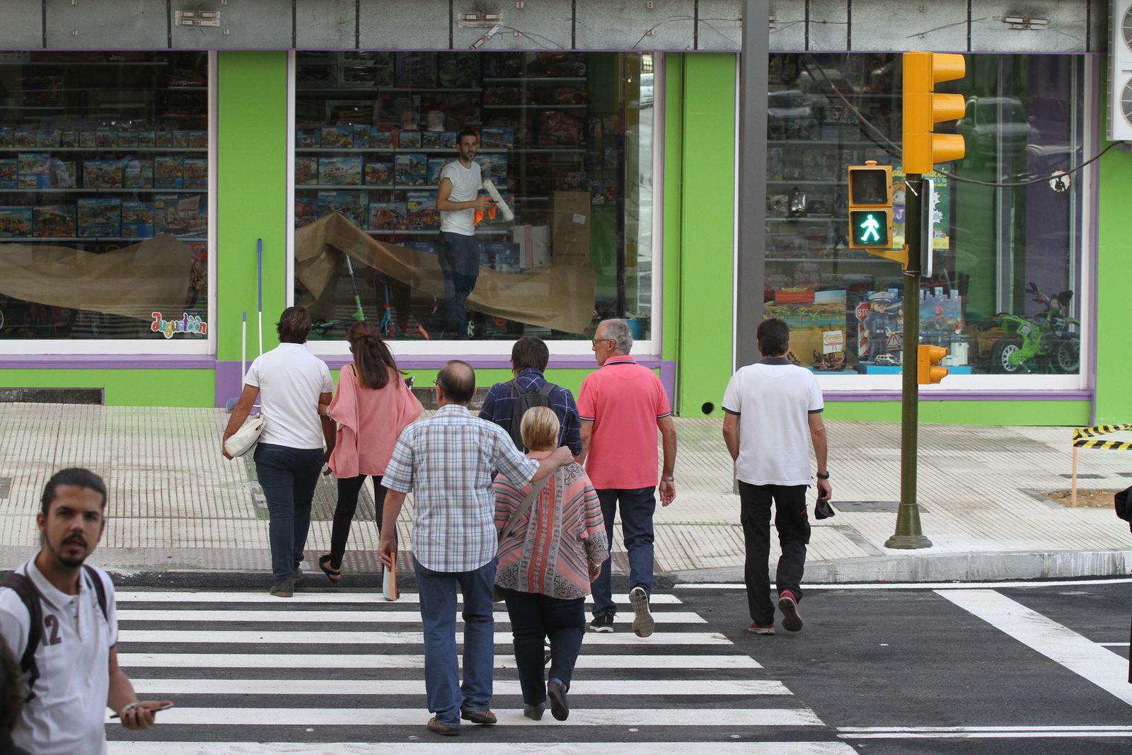 Reapertura de la Avenida de Cádiz al tráfico.