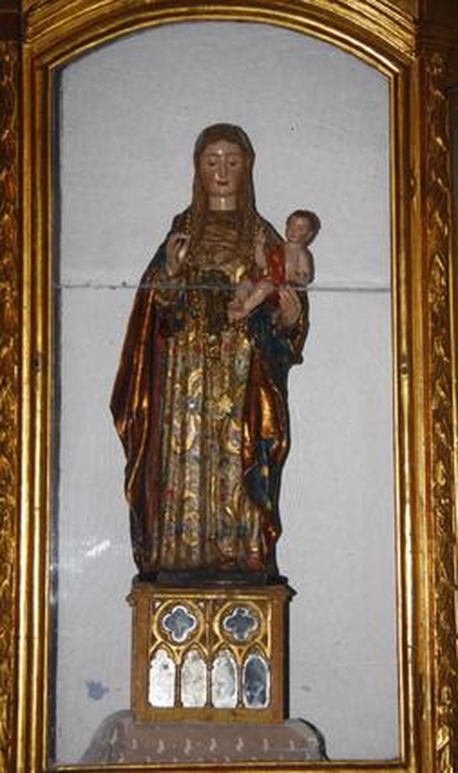 El convento Madre de Dios muestra unos tejados, esculturas, pinturas y muros plagados de desperfectos que demuestran su mal estado de conservación.

Foto: Belén Vargas