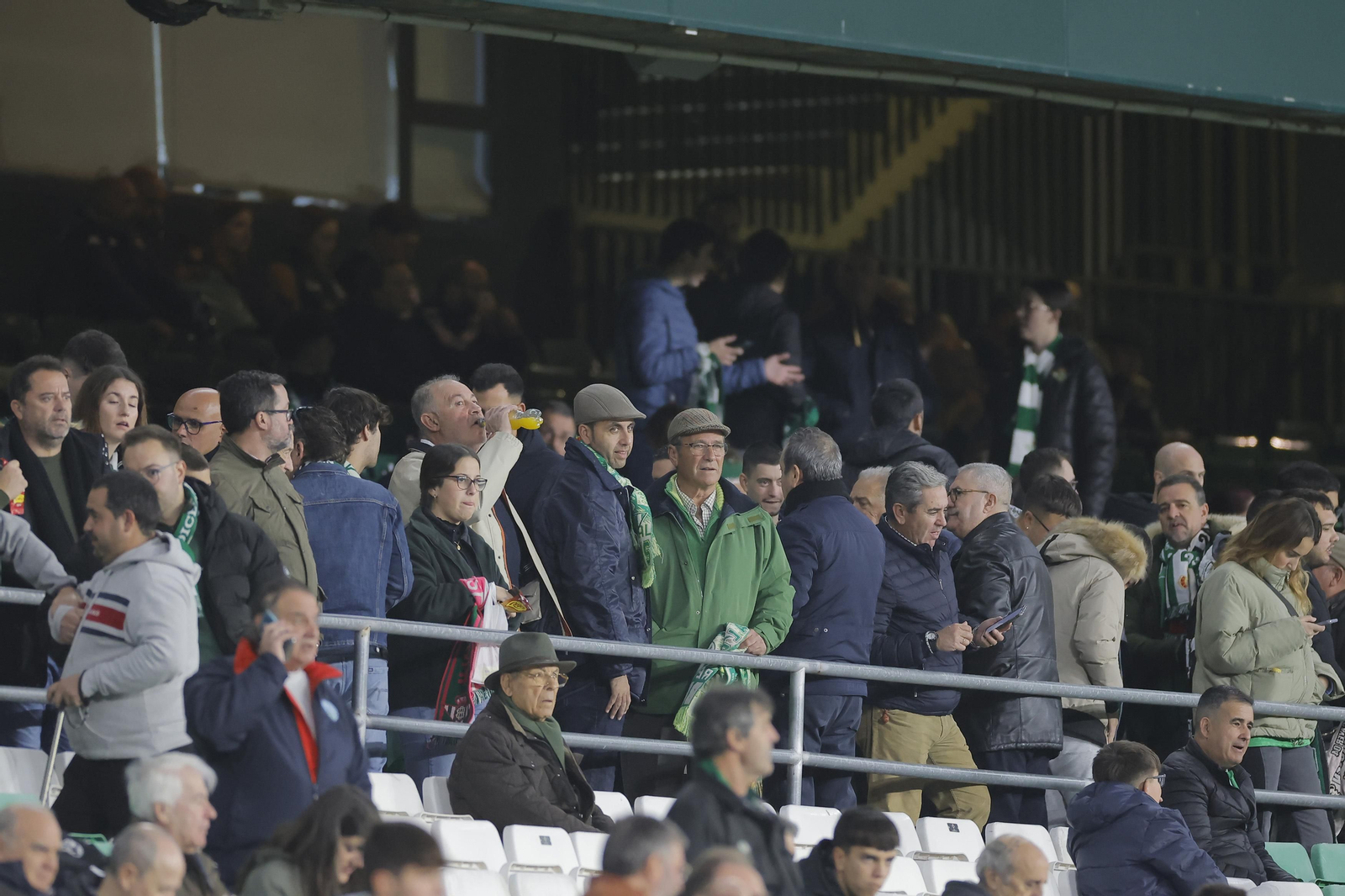 Búscate en las fotos del Betis-Girona