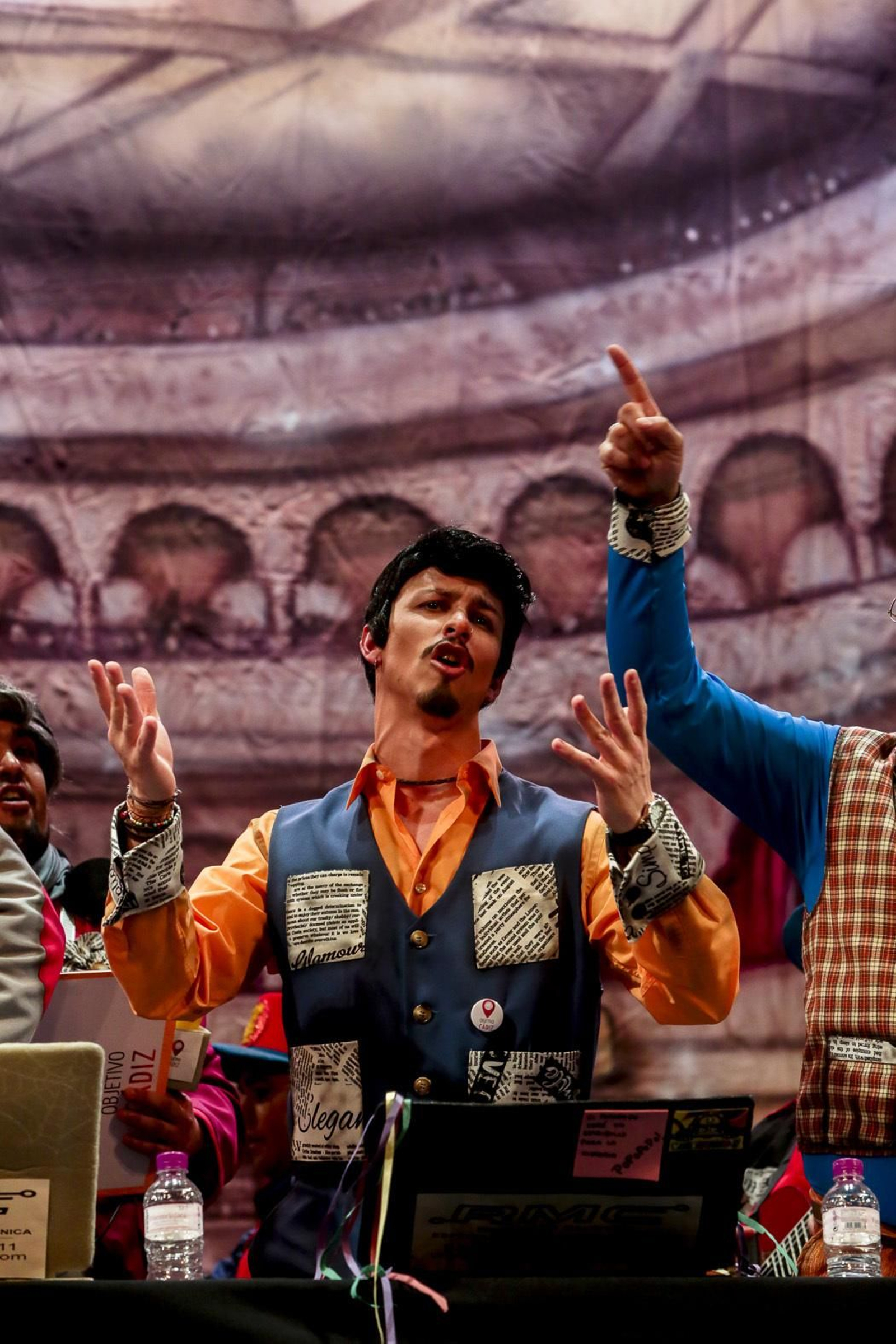 Chirigota Los periodistas se la dan de artistas.