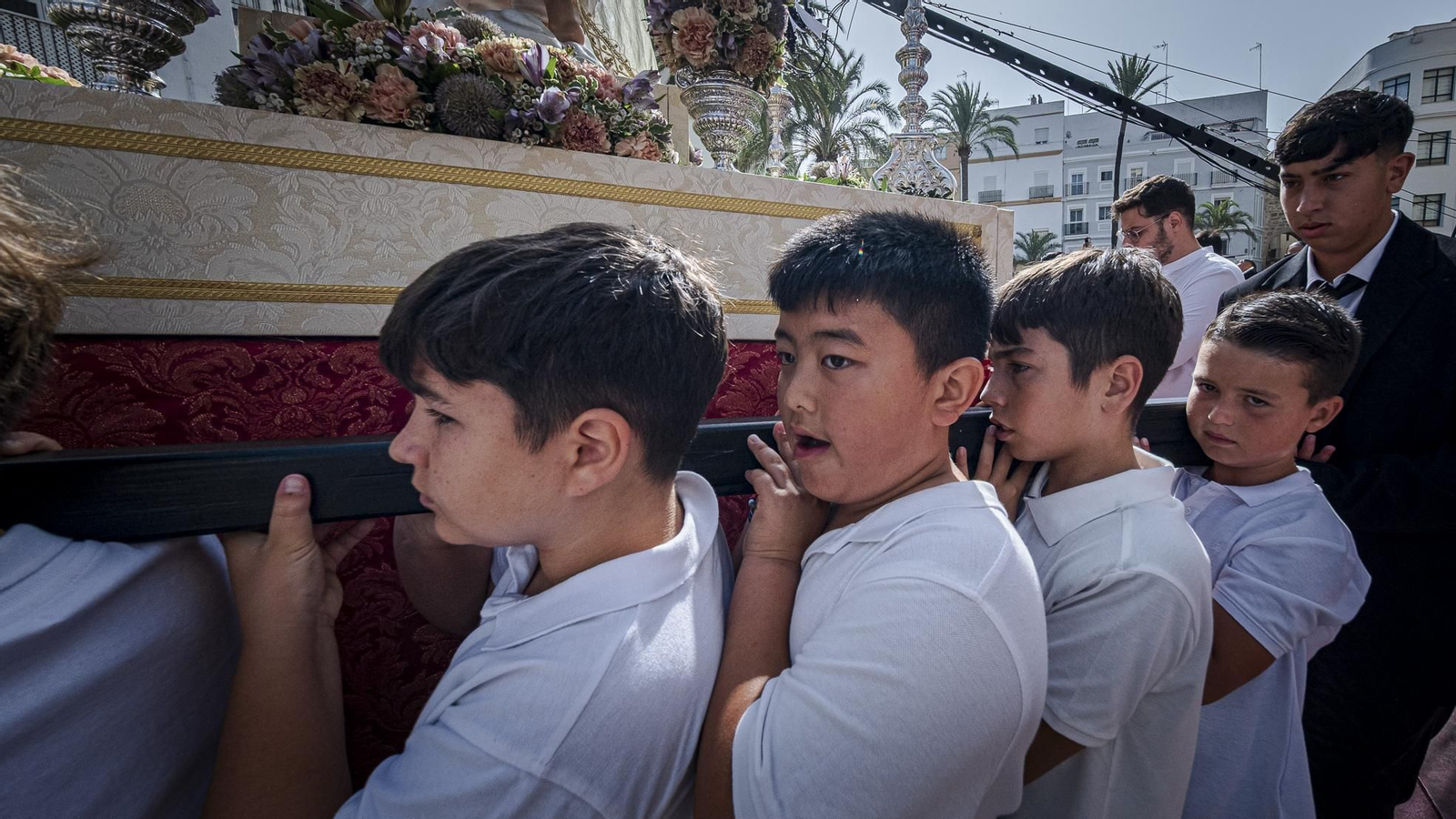 Búscate entre las imágenes del Domingo de Corpus en Cádiz