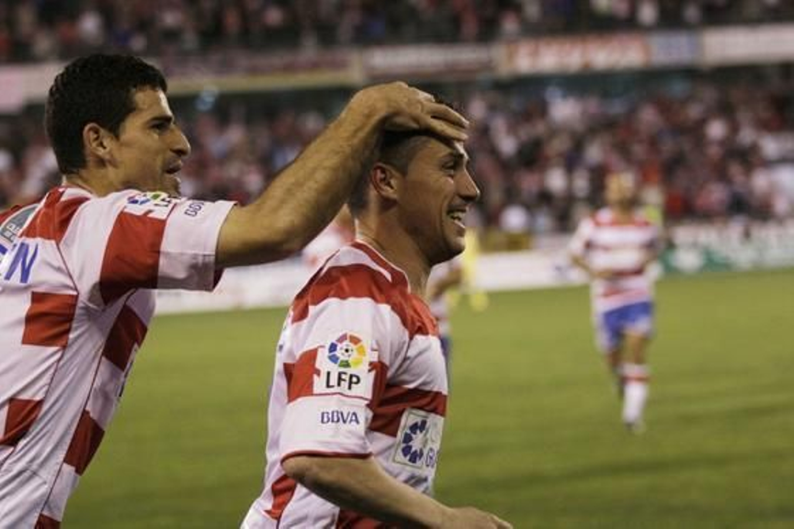 El Granada gana en casa a Las Palmas pese a jugar con diez toda la segunda parte. / Miguel Rodríguez
