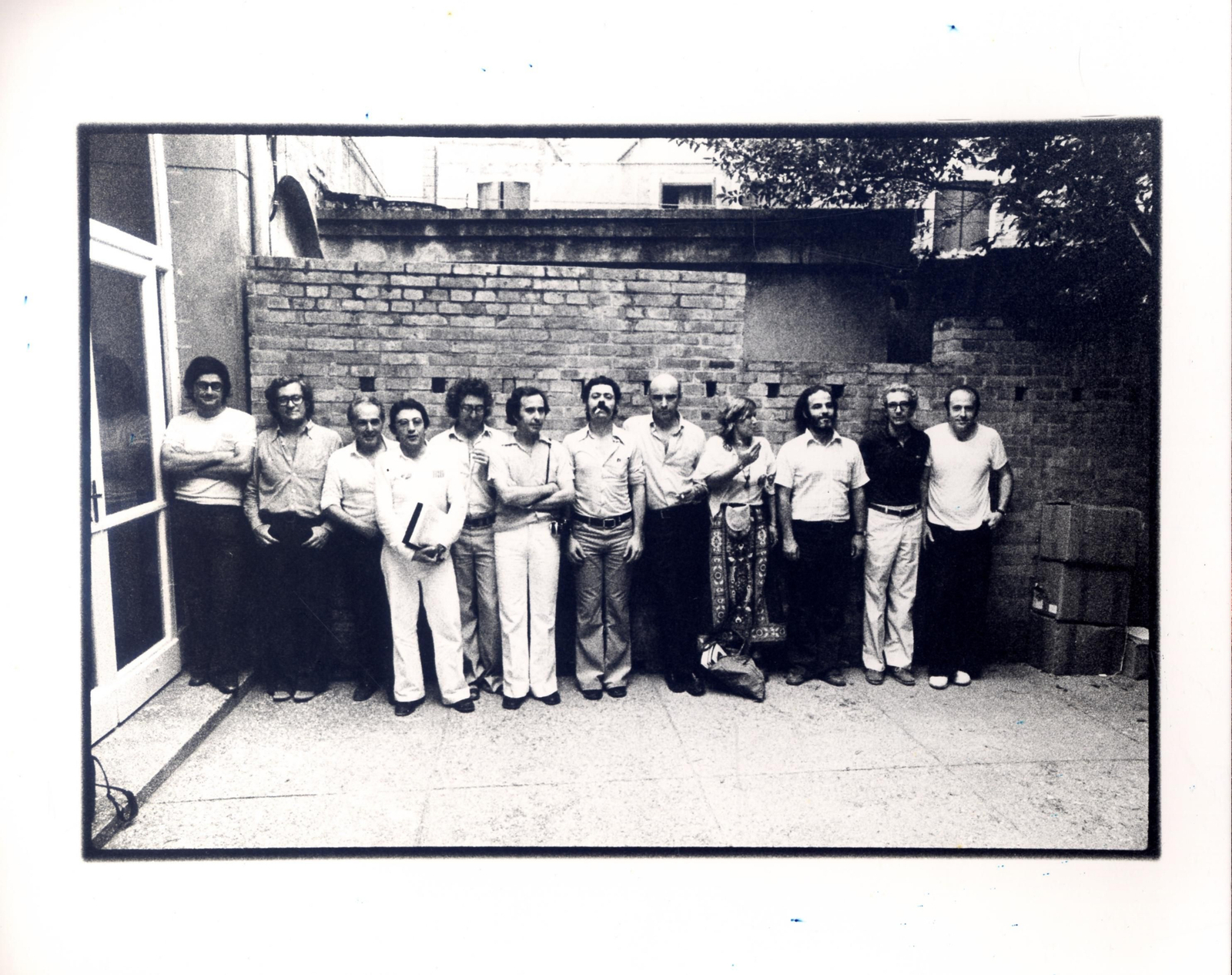 Preparando la exposición de España en la Bienal de Venecia de 1976. Pérez Escolano y Oriol Bohigas son los primeros por la izquierda.