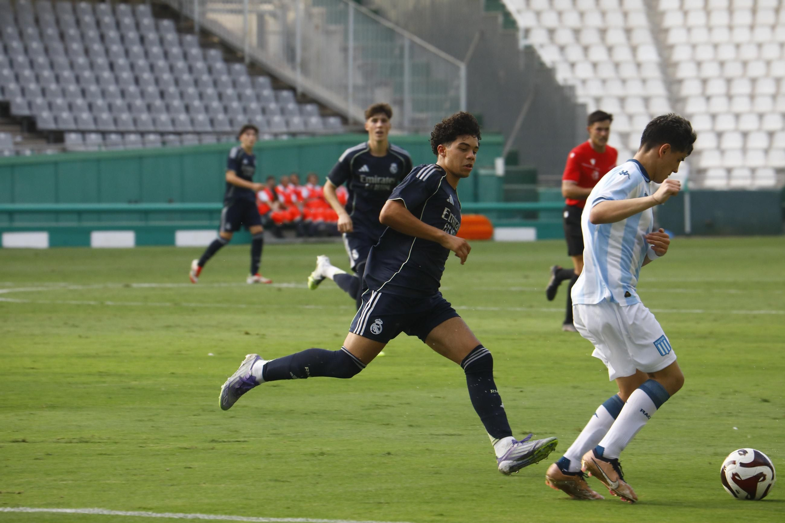 Las mejores fotos del Racing Club - Real Madrid del Mundial de Clubes juvenil en El Arcángel