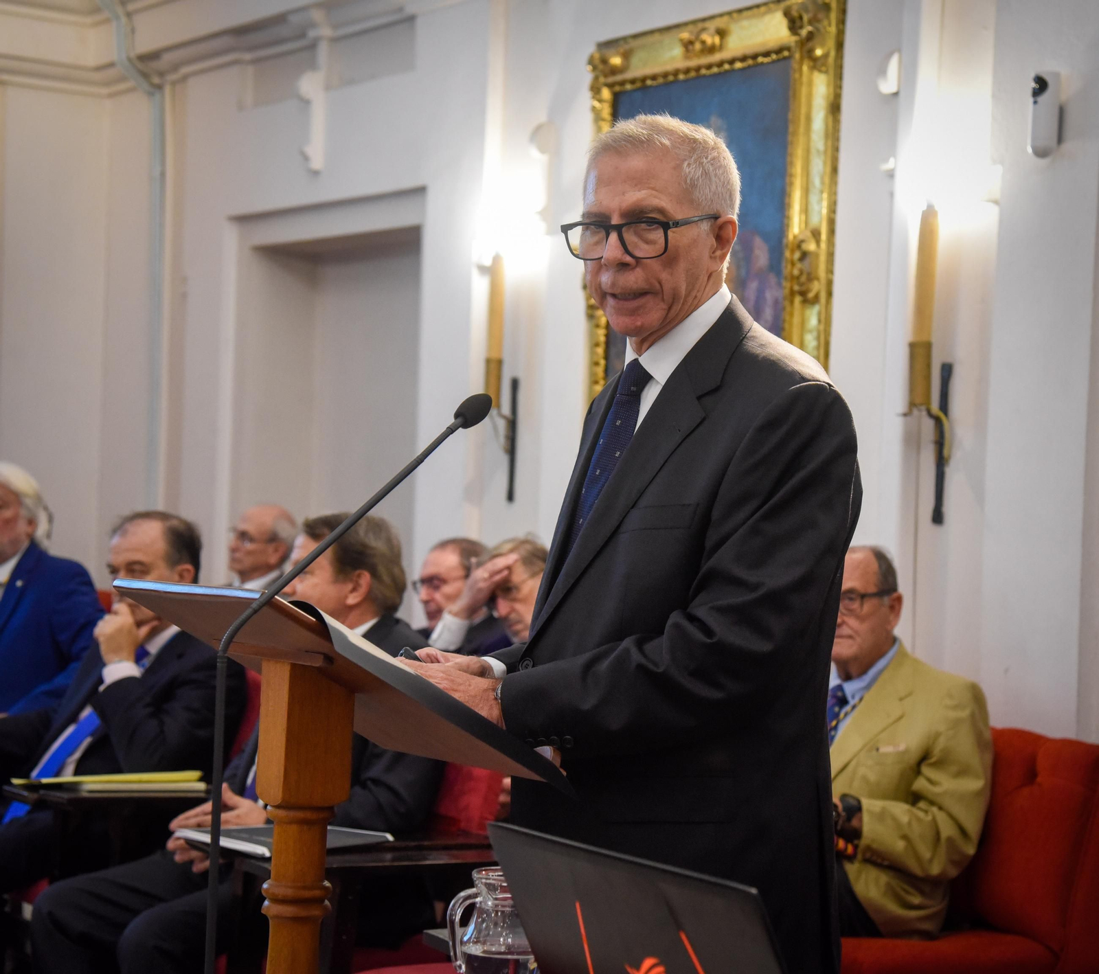 La Academia de Medicina de Sevilla recepciona a tres nuevos académicos correspondientes