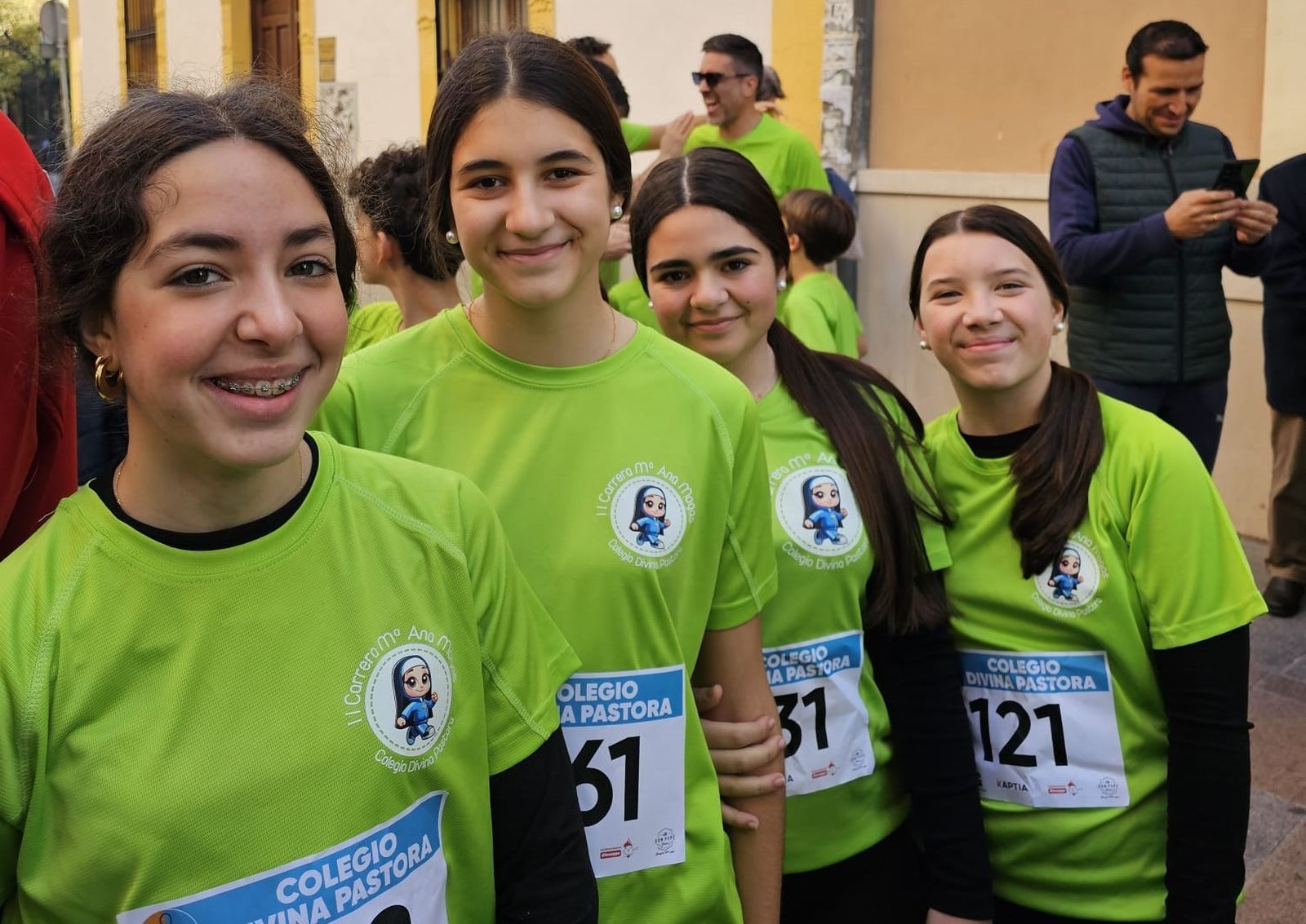 El colegio Divina Pastora de Córdoba celebra su II Carrera Mª Ana Mogas, en imágenes