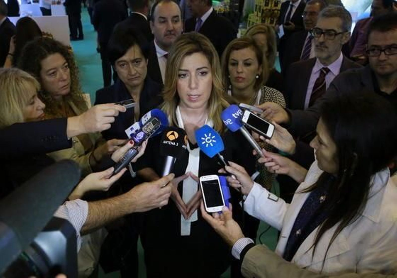 Susana Díaz critica la falta de información
