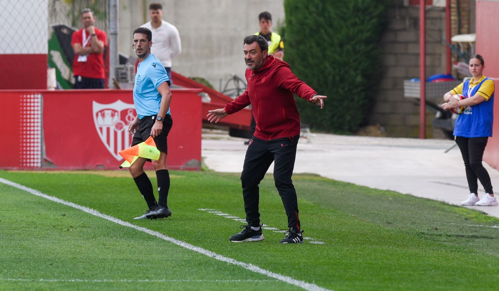 Partido del Sevilla Atlético con la Real Balompédica Linense