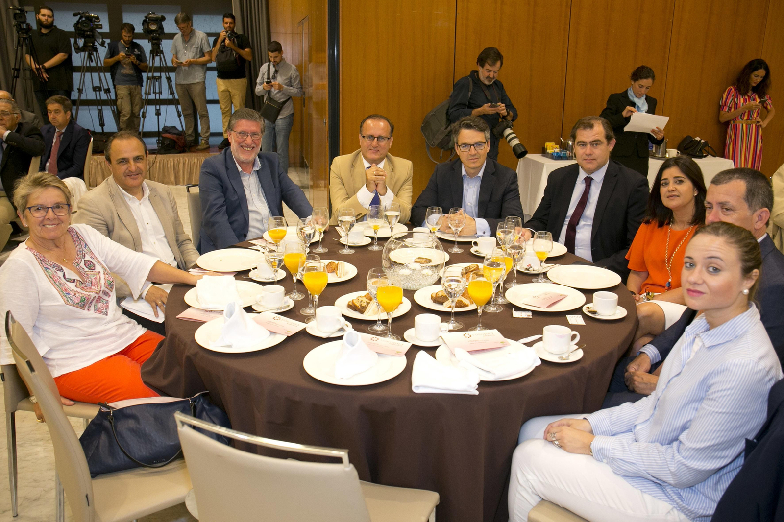 Las imágenes del Foro Joly con Elías Bendodo