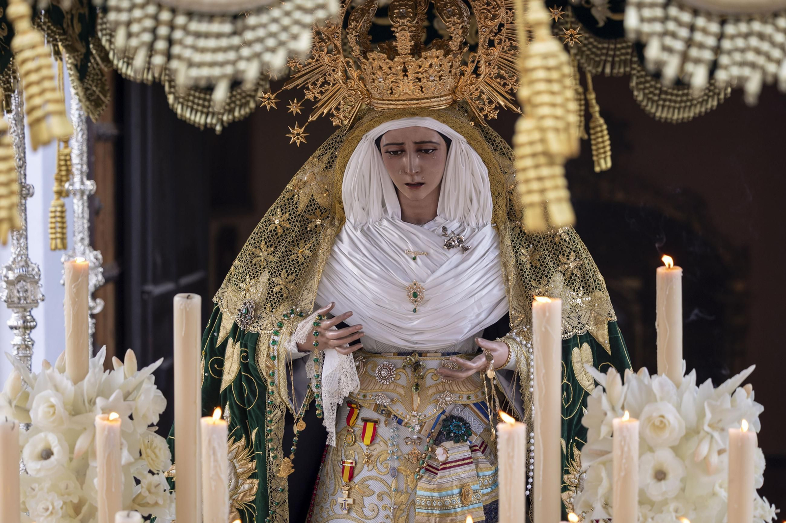 Imágenes de la salida de Vera Cruz en la Semana Santa de El Puerto 2025