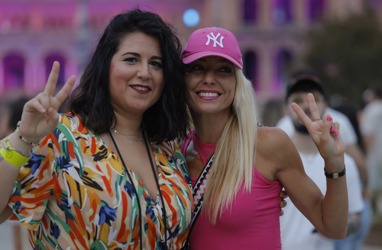 Búscate en las fotos del concierto de Bizarrap